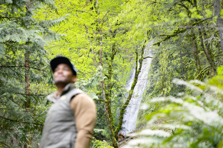 Waterfall hike in Hood River